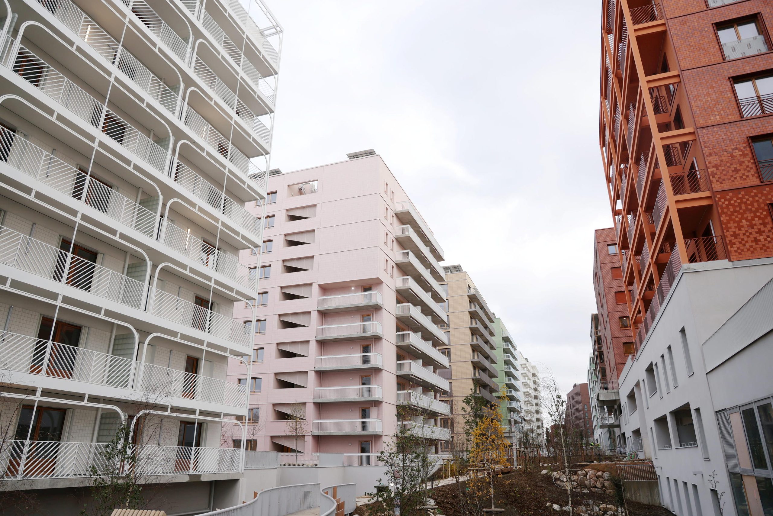 Immobilier : découvrez les prix actuels pour acheter un logement dans l’historique village olympique